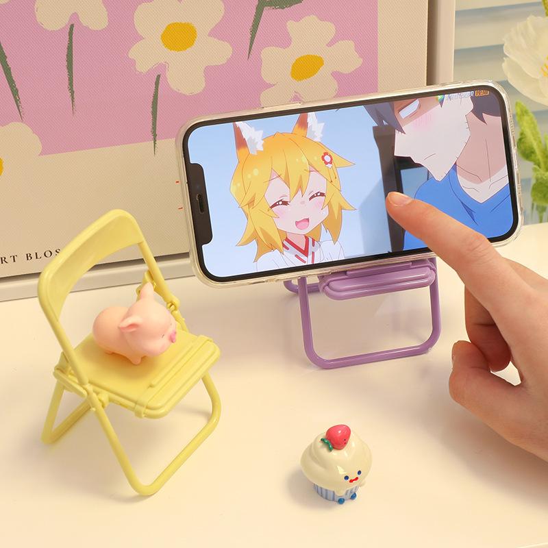 1Pcs Cute Mobile Phone Stand Desktop Phone Stand Kawaii Mini Chair Adjustable Holder for ipad Cellphone Desk Organizer